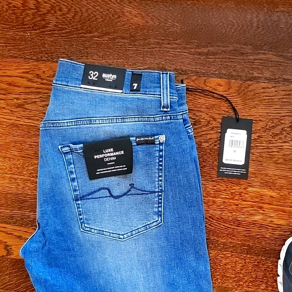 Jeans - Picture 1 of 4